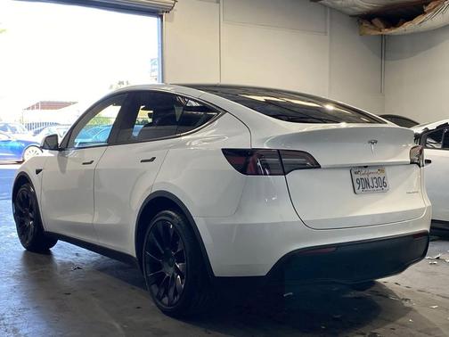2023 Tesla Model Y Long Range Dual Motor All-Wheel Drive