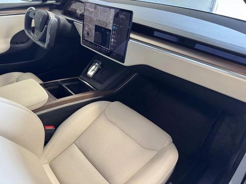 2022 Tesla Model S Base