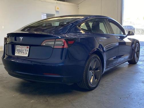 2022 Tesla Model 3 Standard Range