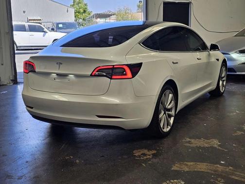 white 2019 Tesla Model 3 Standard Range