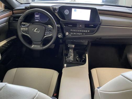 2023 Lexus ES 300h Base