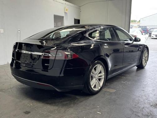 2015 Tesla Model S 85D