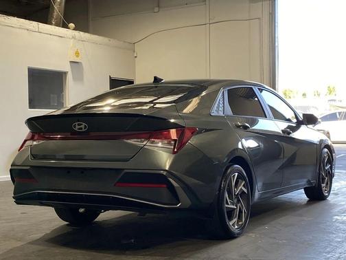 2025 Hyundai ELANTRA Sport