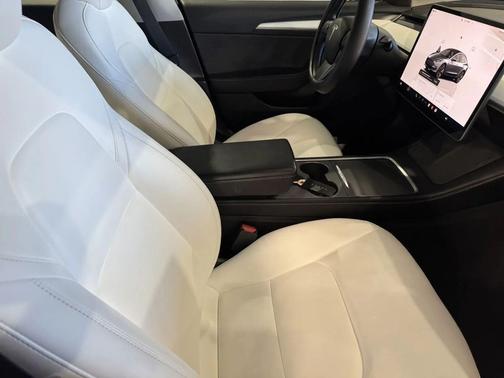 2022 Tesla Model 3 Standard Range