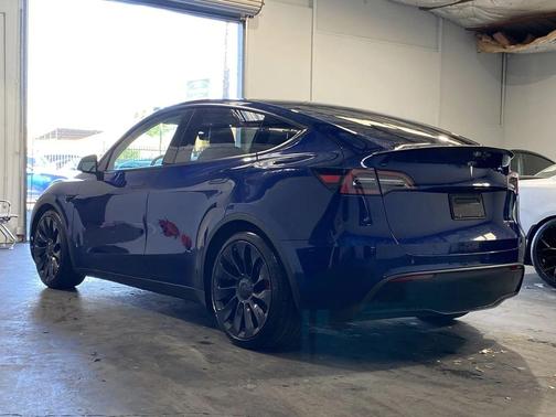 2022 Tesla Model Y Performance Dual Motor All-Wheel Drive