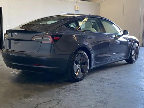 2022 Tesla Model 3 Standard Range
