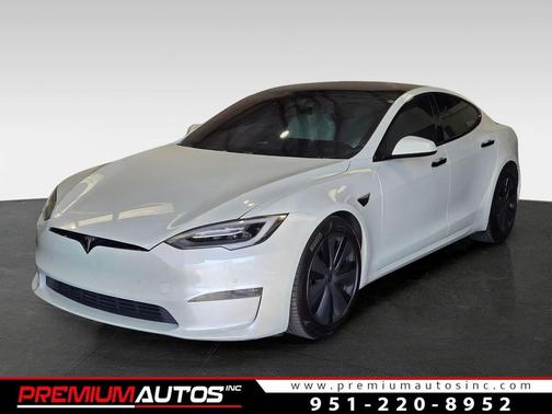 Pearl White Multi-Coat 2022 Tesla Model S Plaid
