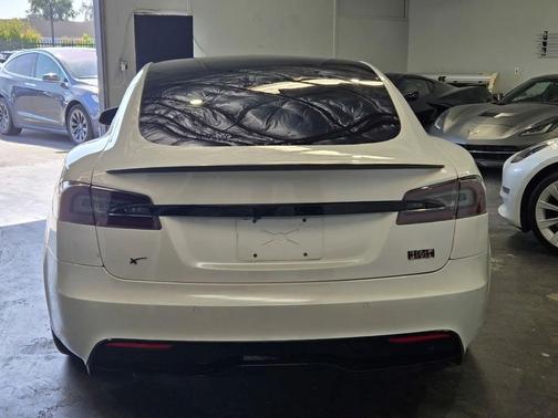 Pearl White Multi-Coat 2022 Tesla Model S Plaid