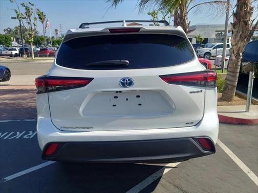 2023 Toyota Highlander Hybrid Base