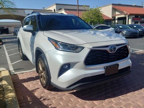 2023 Toyota Highlander Hybrid Base