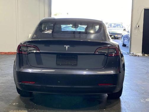 2018 Tesla Model 3 Mid Range
