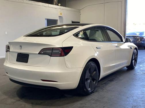 2022 Tesla Model 3 Standard Range