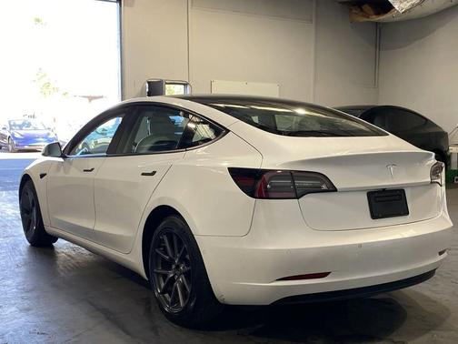 2022 Tesla Model 3 Standard Range