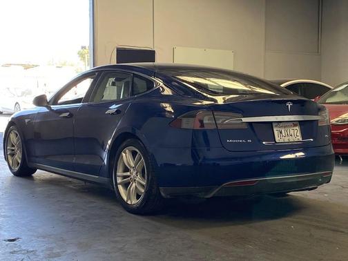 2015 Tesla Model S 70D