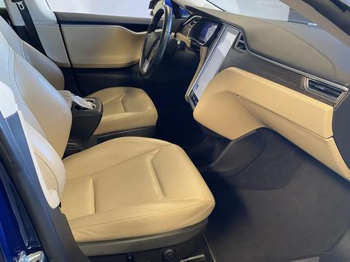 2015 Tesla Model S 70D