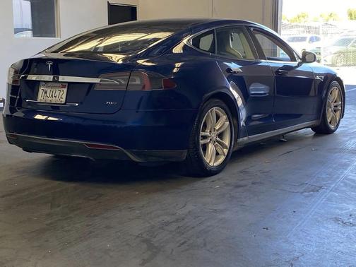 2015 Tesla Model S 70D