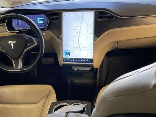 2015 Tesla Model S 70D