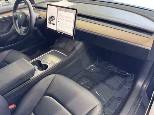 gray 2023 Tesla Model 3 Standard Range