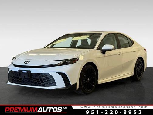 2025 Toyota Camry SE