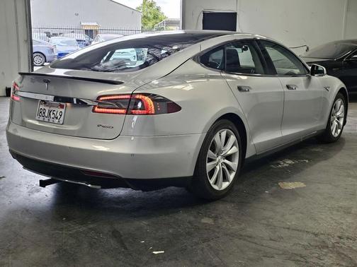 2014 Tesla Model S