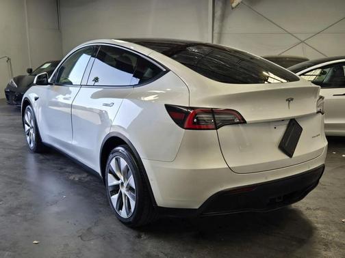 Pearl White Multi-Coat 2020 Tesla Model Y Long Range Dual Motor All-Wheel Drive