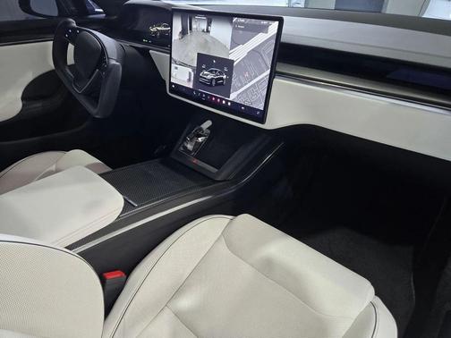 2022 Tesla Model S Plaid