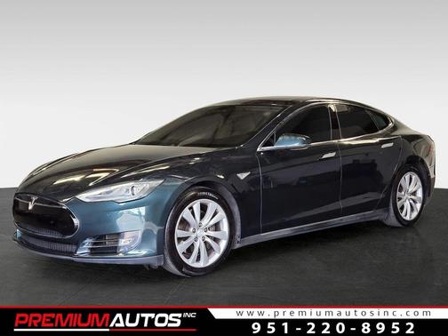 Green Metallic 2014 Tesla Model S