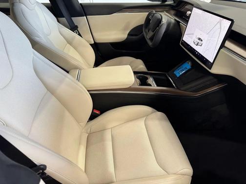 Pearl White Multi-Coat 2022 Tesla Model S Base