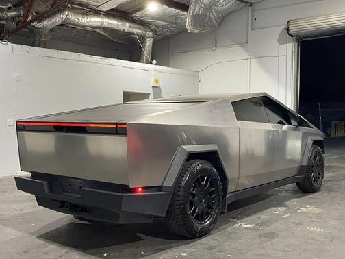 2024 Tesla Cybertruck All-Wheel Drive