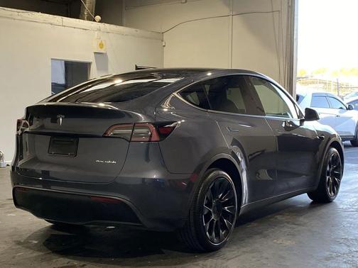 2023 Tesla Model Y Long Range Dual Motor All-Wheel Drive