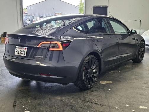 2023 Tesla Model 3 Performance