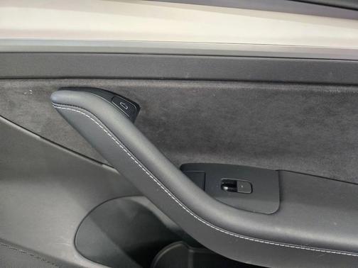 Pearl White Multi-Coat 2023 Tesla Model 3 Standard Range