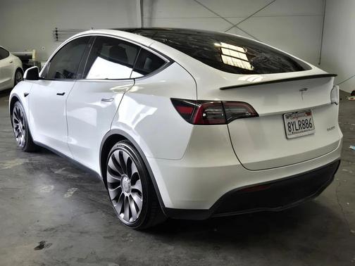 Pearl White Multi-Coat 2021 Tesla Model Y Performance Dual Motor All-Wheel Drive
