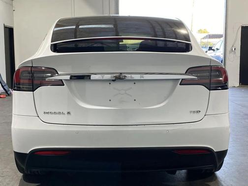 2016 Tesla Model X 75D