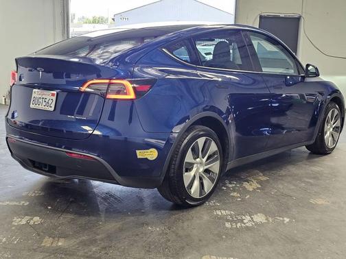 blue 2021 Tesla Model Y Long Range Dual Motor All-Wheel Drive