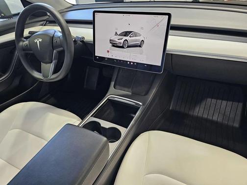 2022 Tesla Model 3 Standard Range