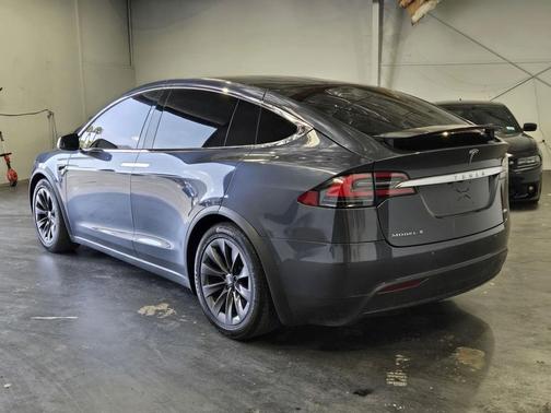 gray 2018 Tesla Model X 100D
