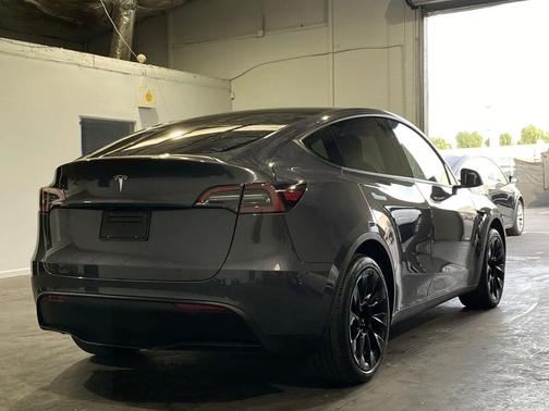 2023 Tesla Model Y RWD