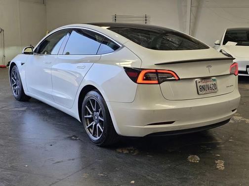 Pearl White Multi-Coat 2020 Tesla Model 3 Long Range