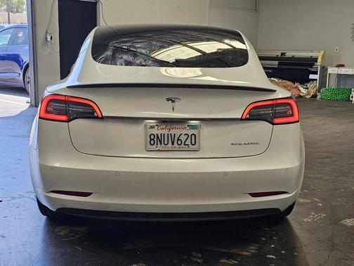 Pearl White Multi-Coat 2020 Tesla Model 3 Long Range