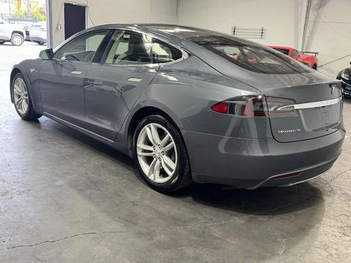 2013 Tesla Model S Performance
