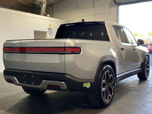 2022 Rivian R1T Adventure