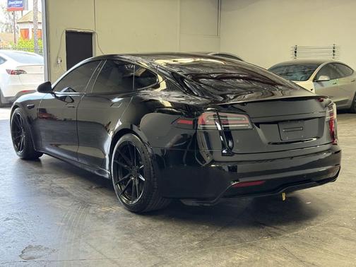 Black 2022 Tesla Model S Plaid