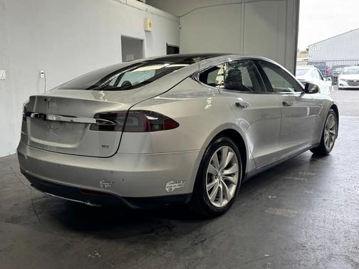 2014 Tesla Model S 85
