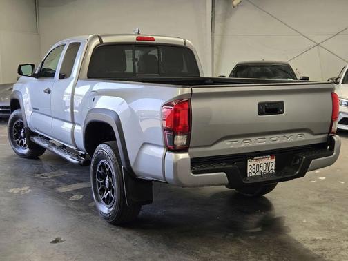 Silver Sky Metallic 2019 Toyota Tacoma SR
