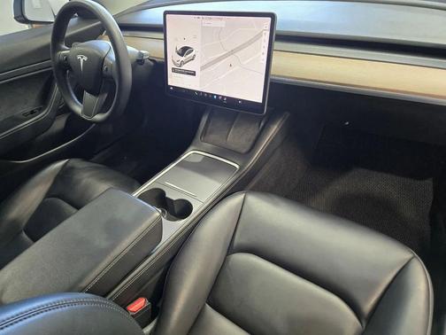white 2021 Tesla Model 3 Standard Range Plus