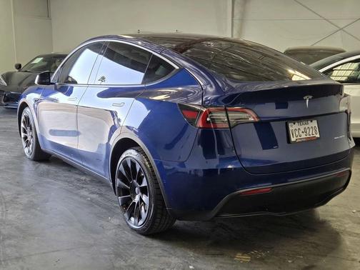 2022 Tesla Model Y Long Range Dual Motor All-Wheel Drive