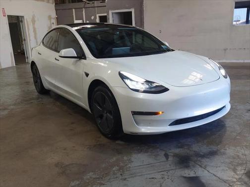 2022 Tesla Model 3 Standard Range