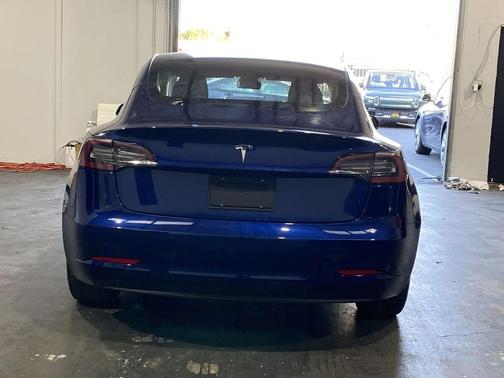 2018 Tesla Model 3 Mid Range