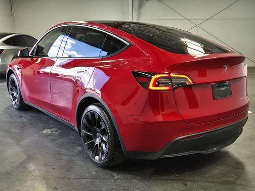 Red Multi-Coat 2022 Tesla Model Y Long Range Dual Motor All-Wheel Drive